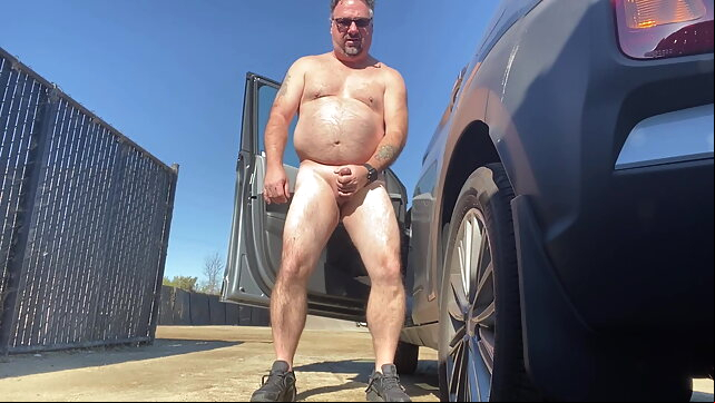 Luvbennude has fun outside gaysex amateur video