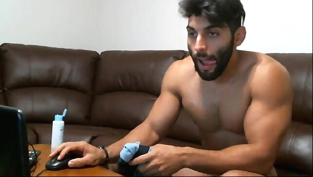 Sexy Muscle Arab gaysex amateur video
